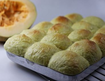 Dinner rolls