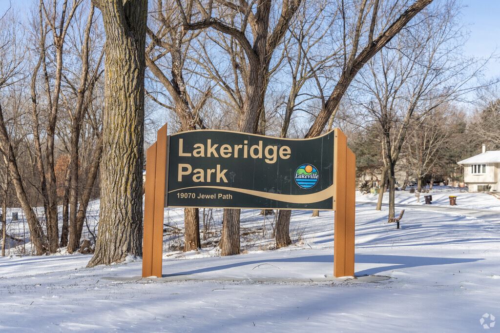 Lakeridge Park sign in winter